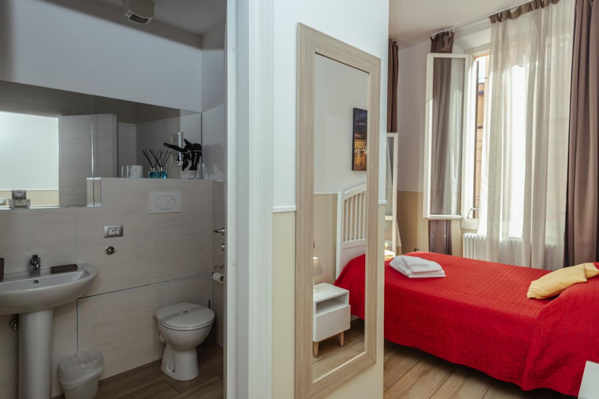 Il Tiro Rooms 博洛尼亚 外观 照片